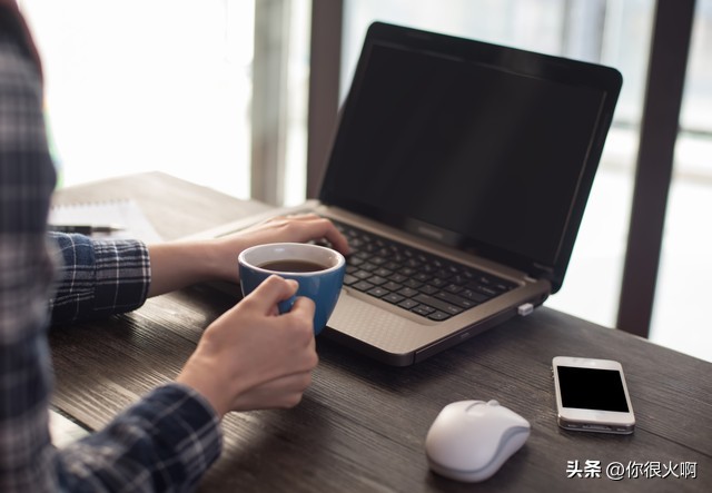 电脑机壳带电怎么回事,电脑机箱带电是怎么回事