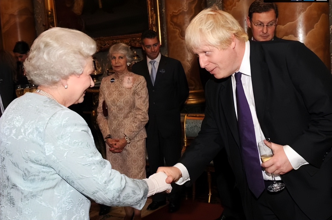 登基70周年！每年一张照片带你回顾女王的传奇人生