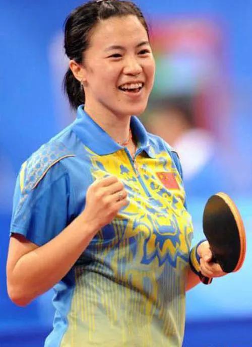 国乒女队王楠,王楠张怡宁女乒团体比赛视频