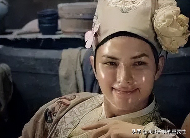 皮肤出油暗黄用什么产品,皮肤出油暗黄用什么精华