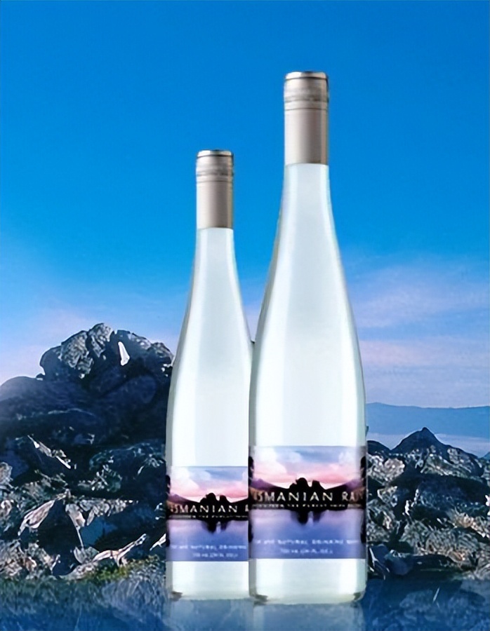 一瓶比奥迪A6还贵的矿泉水你见过吗?可能我真的喝不起