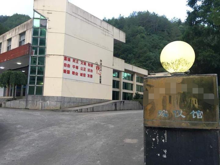 殡仪馆遗体美容师招聘,95后女孩当殡葬师