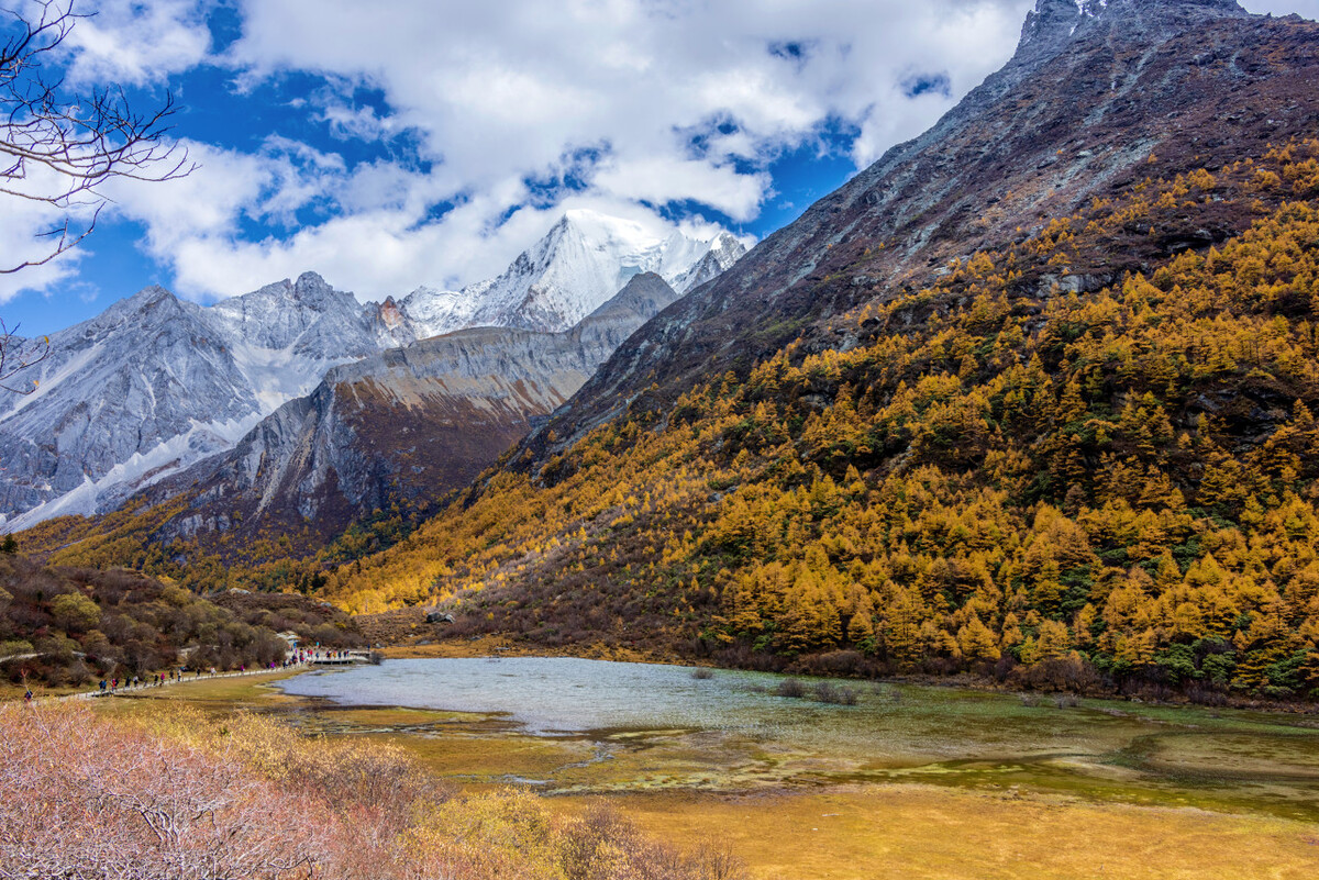 稻城亚丁,稻城亚丁很火的一段话配音