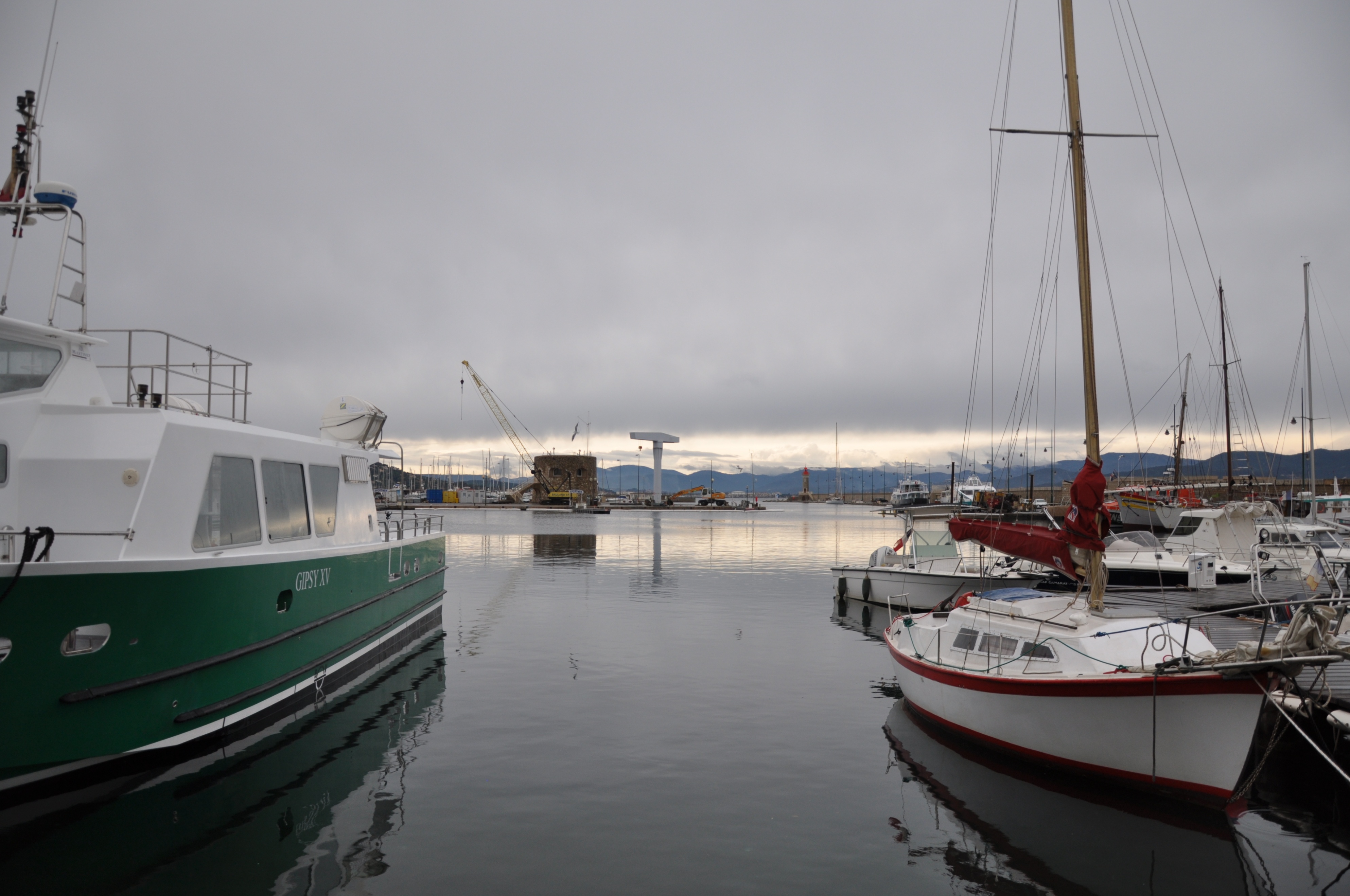 圣特罗佩蓝玛奇朵米色,圣特罗佩hermes