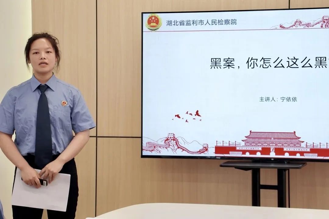 黑老大和小弟对立,黑老大和小弟谈生意