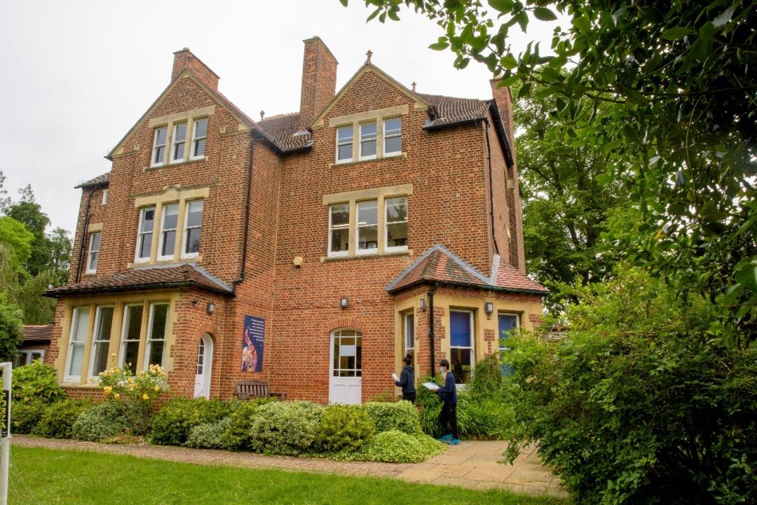 “当代孟母”梦中情校！英式House，英国德欧中学牛剑G5拿手软