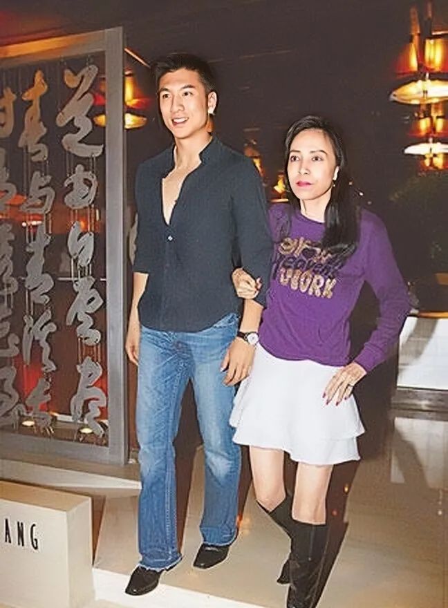 比汪小菲还疯的百亿富婆，5段婚姻历经*养包**、家暴后竟然不疯了？