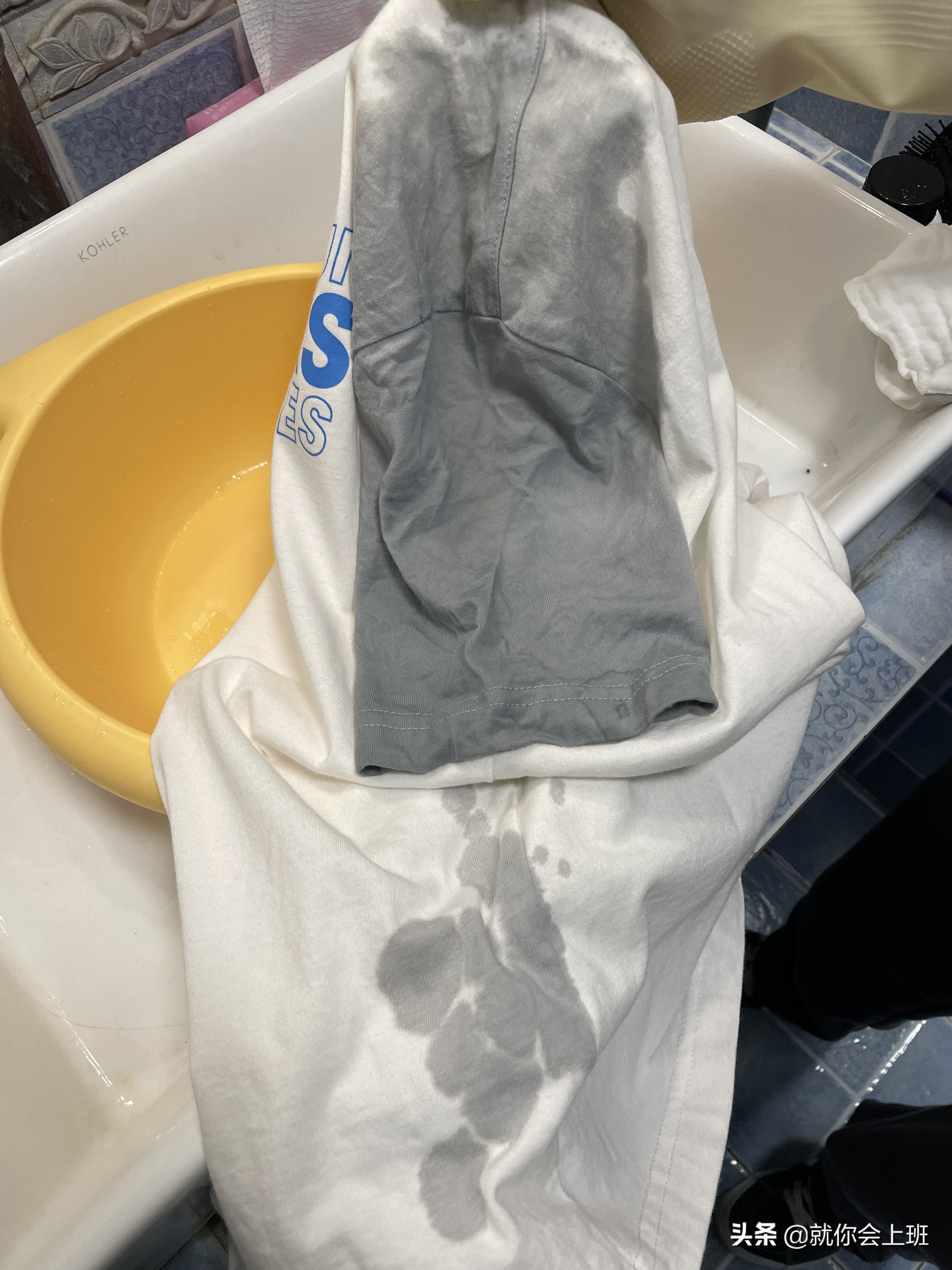 白色纯棉衣服染了蓝色怎么办,全棉衣服染上颜色怎么办