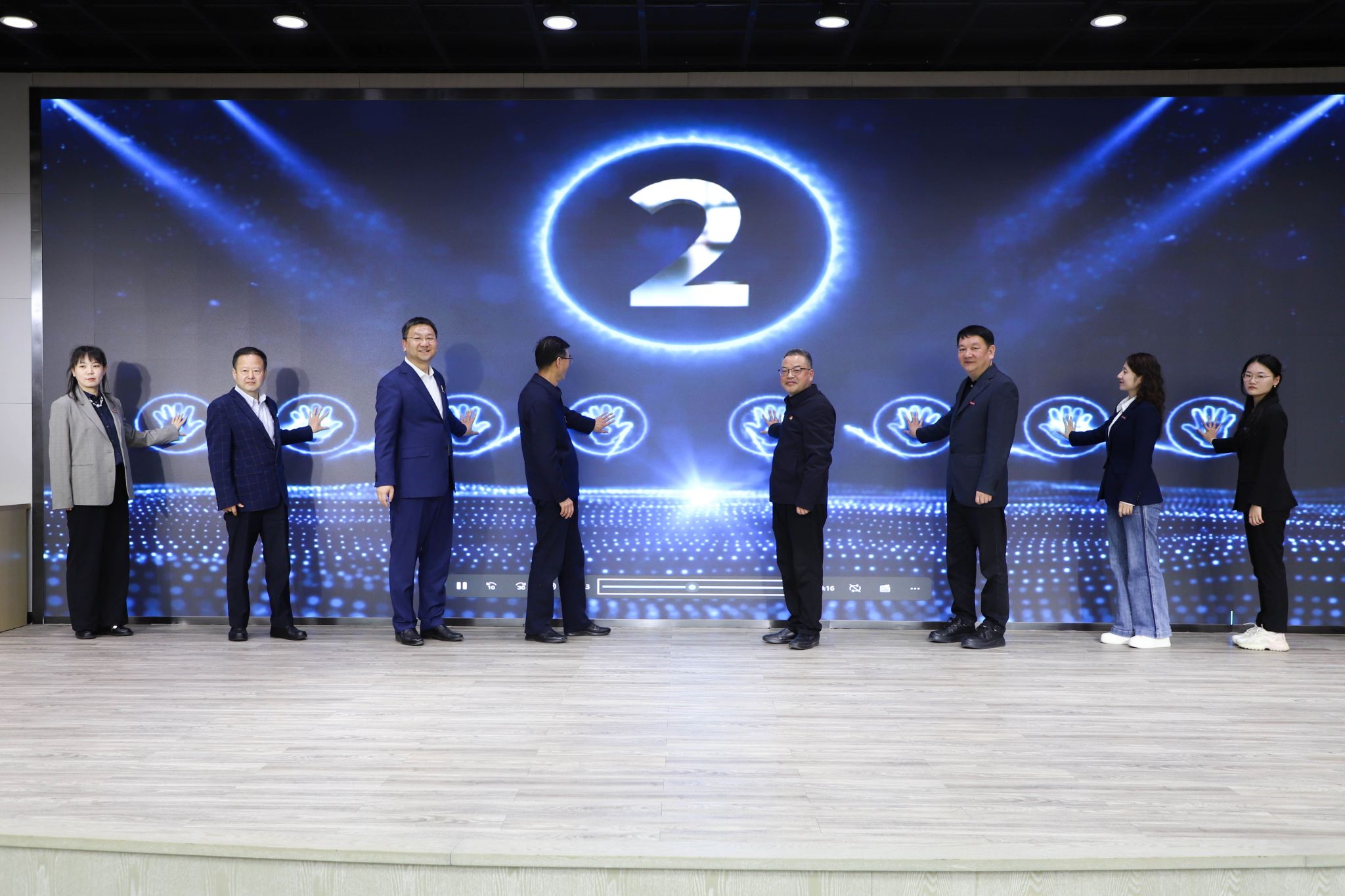 西译举行2022年度创新创业工作总结表彰暨2023年创新创业工作启动仪式