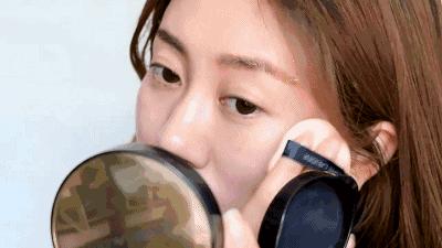 是不是不擦粉底液皮肤会慢慢变好,每天化妆的女孩好不好