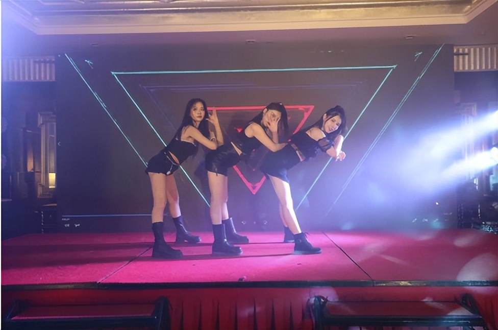 年会活动策划案例：蓝乔家居集团2022年度晚宴