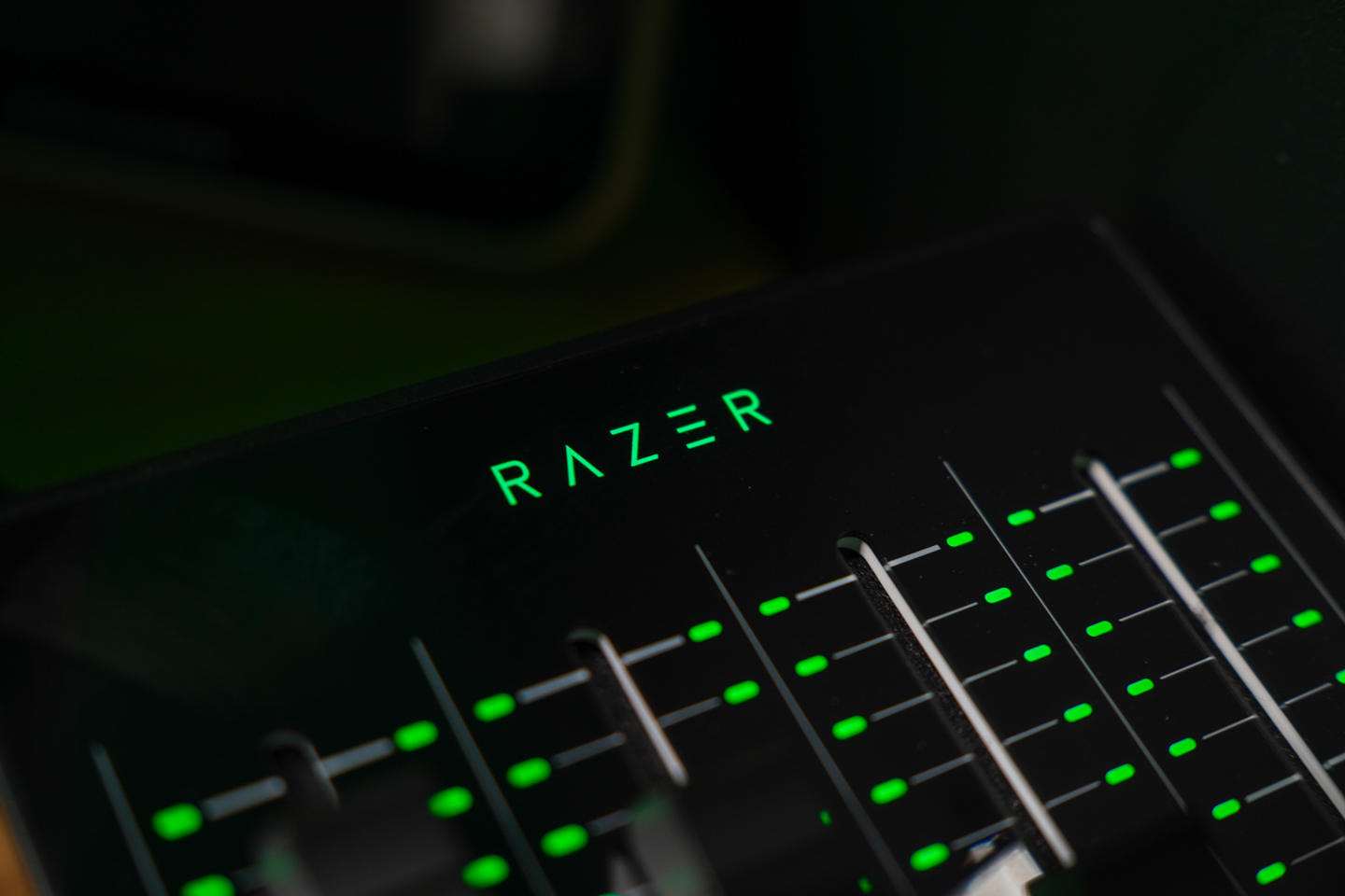 雷蛇魔音海妖v2x怎么接usb,雷蛇魔音海妖麦克风精英版设置