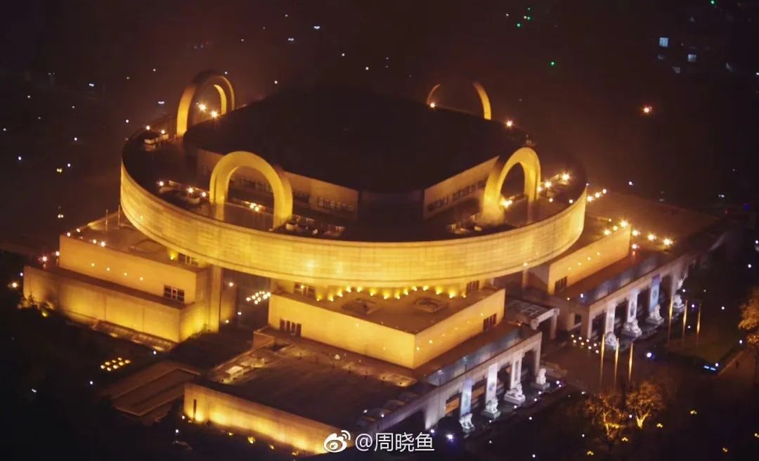 小布摄影团丨魔都夜生活的N种打开方式，快收藏起来→