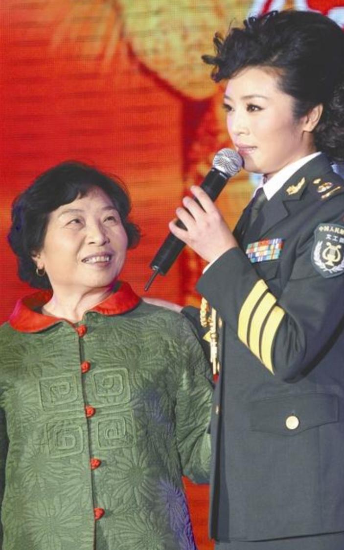 李丹阳她妈妈的葬礼全过程视频,歌唱家李丹阳父亲多少岁去世