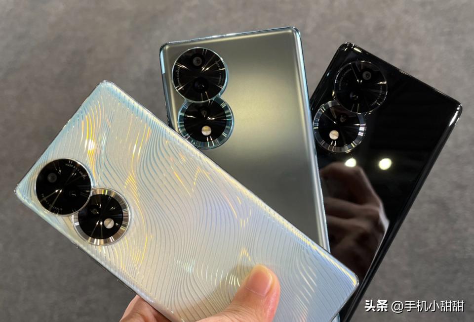 荣耀手机线上线下“双开花”，但是别乱买，这3款手机才值得入手