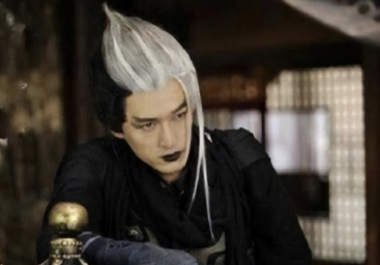 鸡毛穿一身、通天大脑门…国产神话剧的惊人造型，他们全都承包了