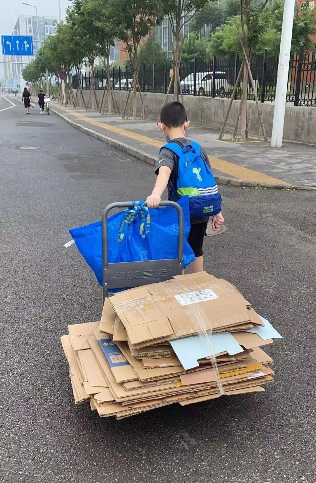 多亏了文怡姐家的“祖传天赋”，让包包获得了人生的第一桶金