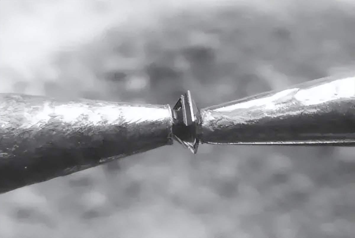 梵克雅宝四叶草戒指价格,梵克雅宝四叶草戒指黑