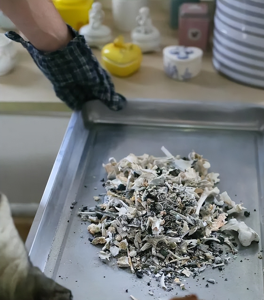 尸体被火化时为啥会哀嚎翻滚,尸体火化会发生什么