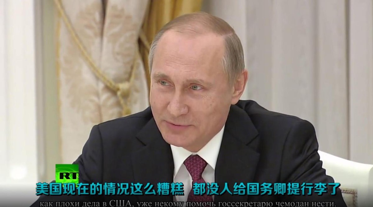 迷人小老头普京：当特工时接头都要迟到，曾牵着狗会见日本代表