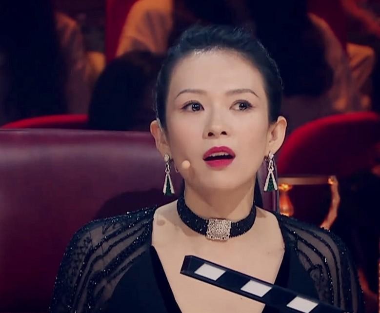 章子怡的露脐装几成笑柄,章子怡身材傲娇真是魅力四射