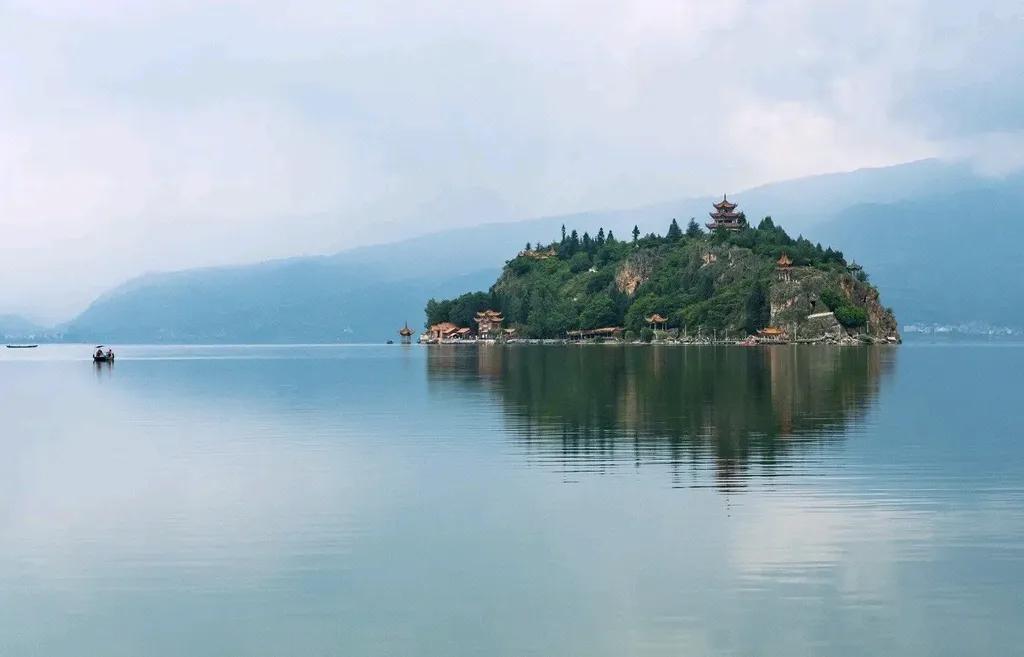 澄江抚仙湖旅游景点攻略,抚仙湖免费游玩攻略