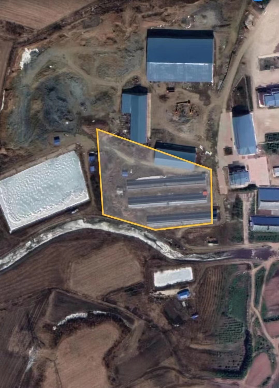 一块林地承包给两家纠纷怎么处理,一块土地同时出租给两家怎么办