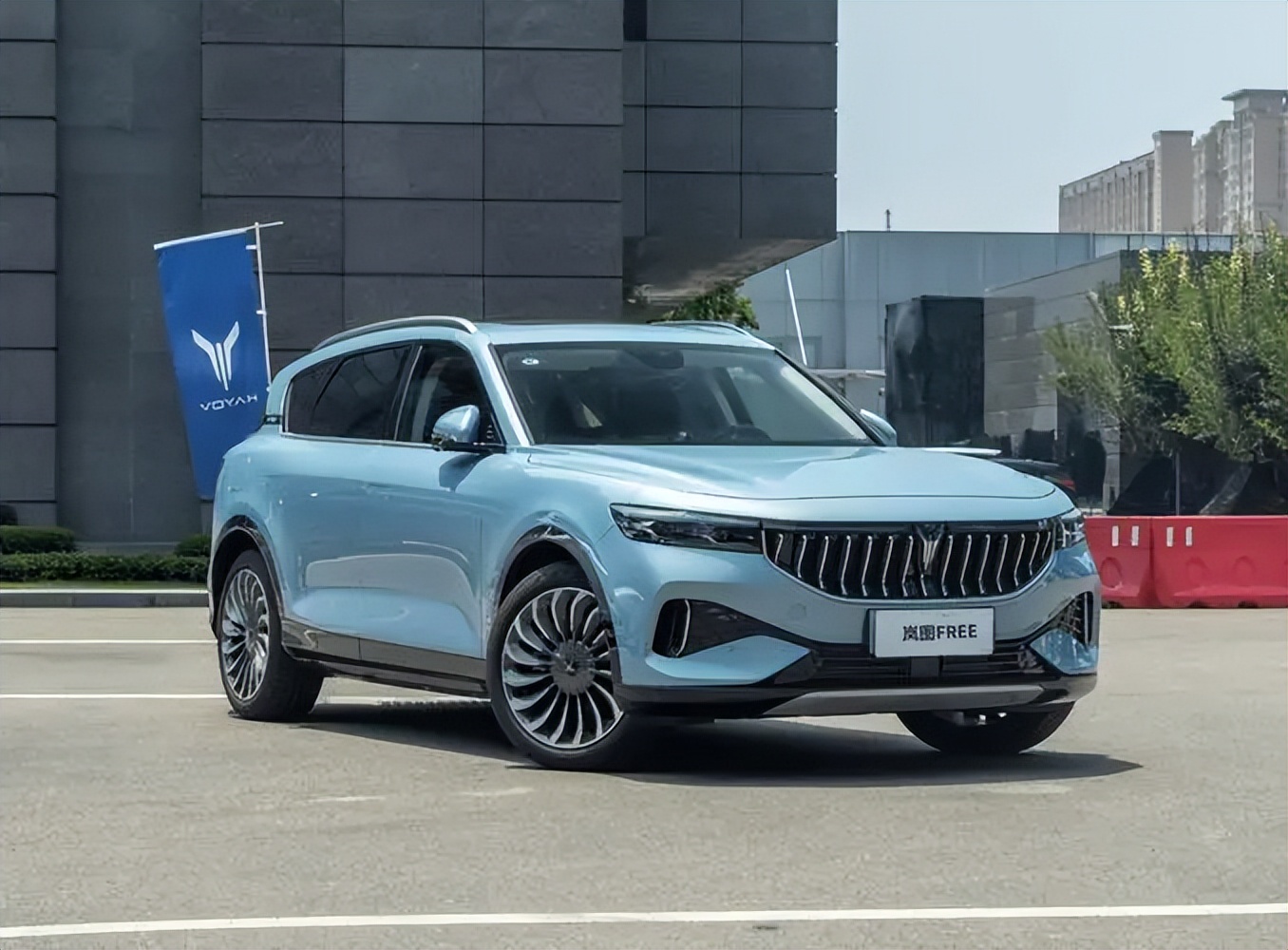 中国发展新能源汽车背后布局,新势力新能源汽车排名