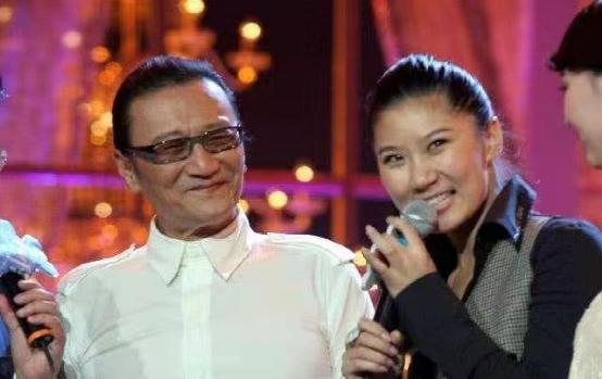 被84岁谢贤养了12年,被谢贤养了12年的coco