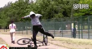 屁股太翘是缺什么,屁股越来越翘会不会有什么危险