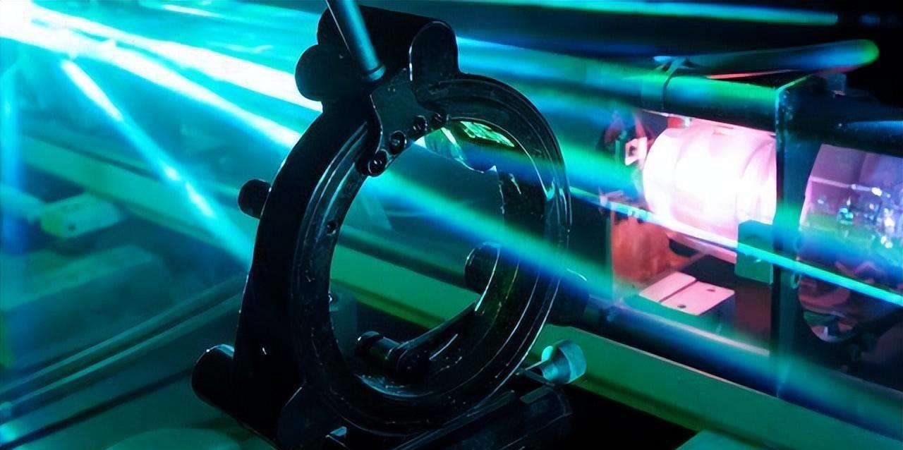 中国科学家打破砂壳，国产激光技术登顶第一梯队