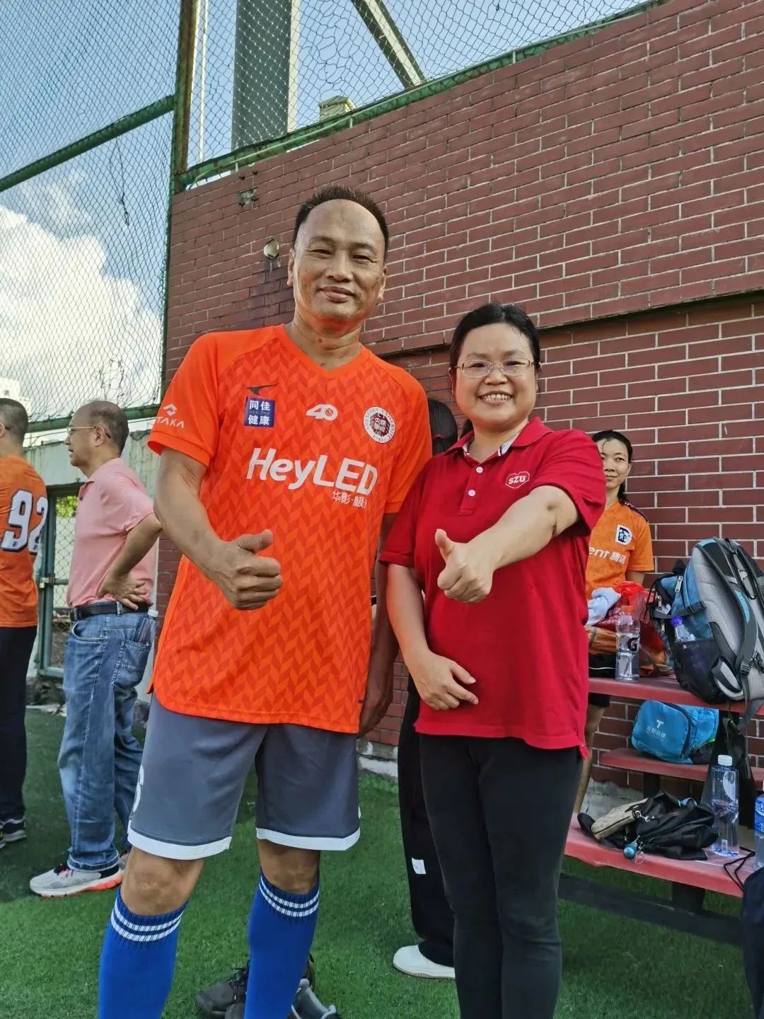 踢足球的学长,踢足球印象深刻的同学