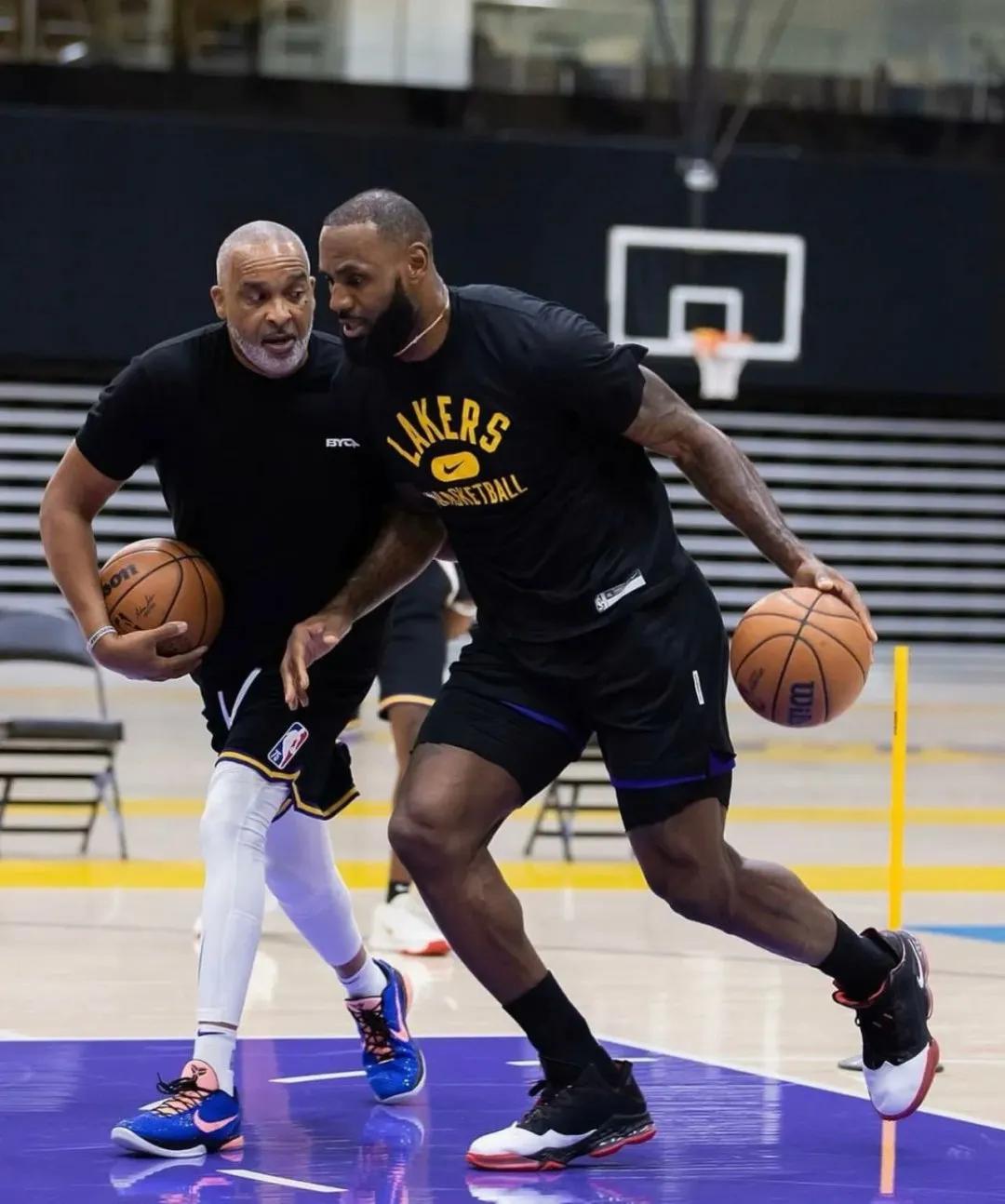 这就是詹皇的伟大之处,这就是詹姆斯原版