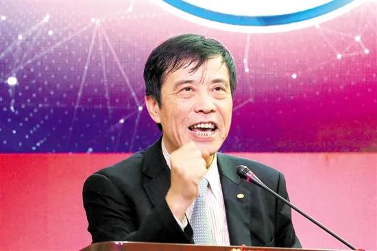 放弃老将了！足协再现奇葩政策：限制31岁以上球员踢中乙