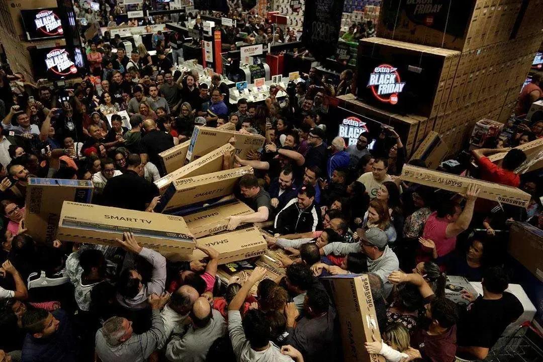 太尴尬！戴琪拒降对华关税，恶性通胀之下，美国25%民众吃不饱