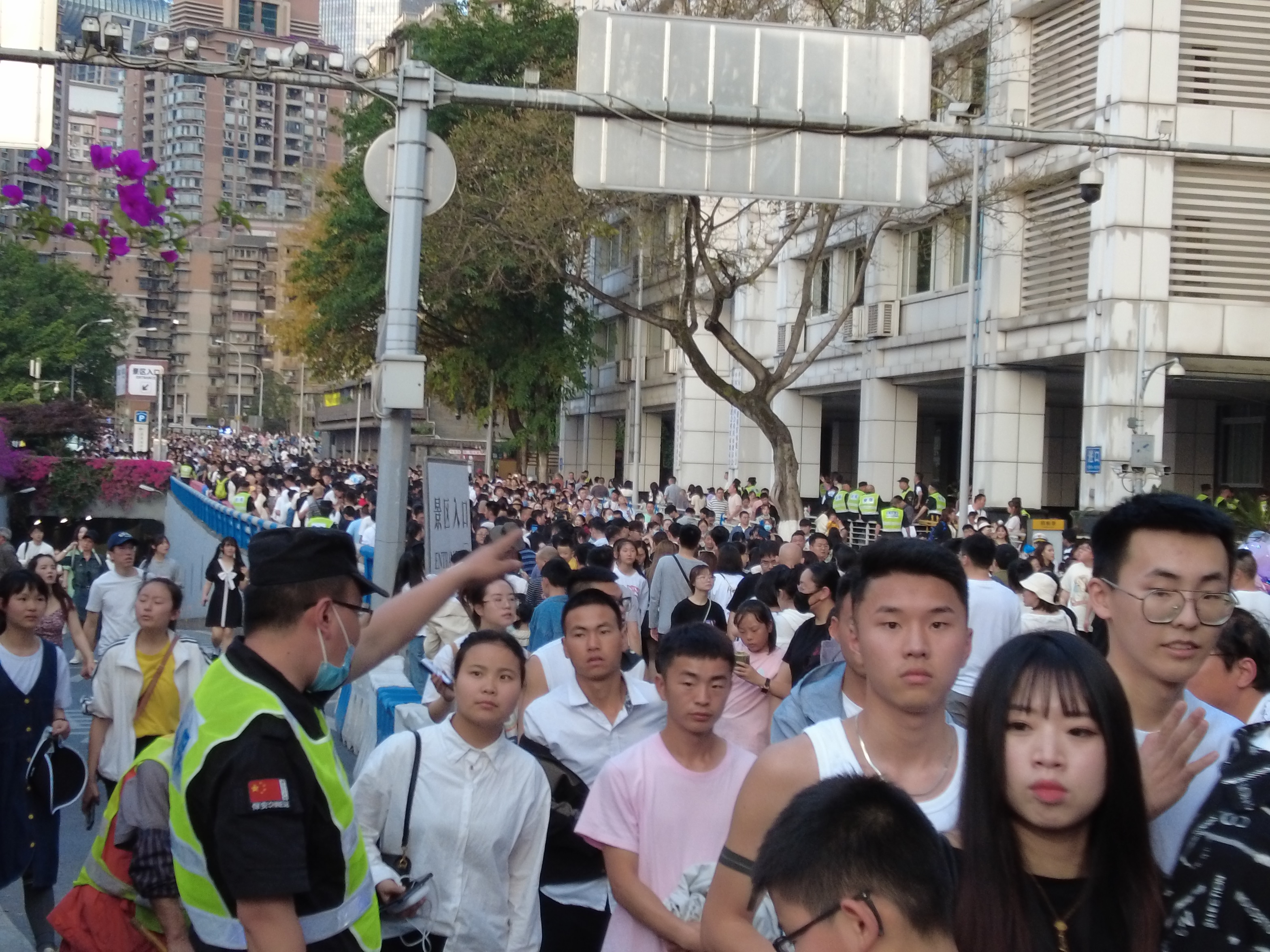 重庆封桥宠外地游客,重庆封桥封路方便游客