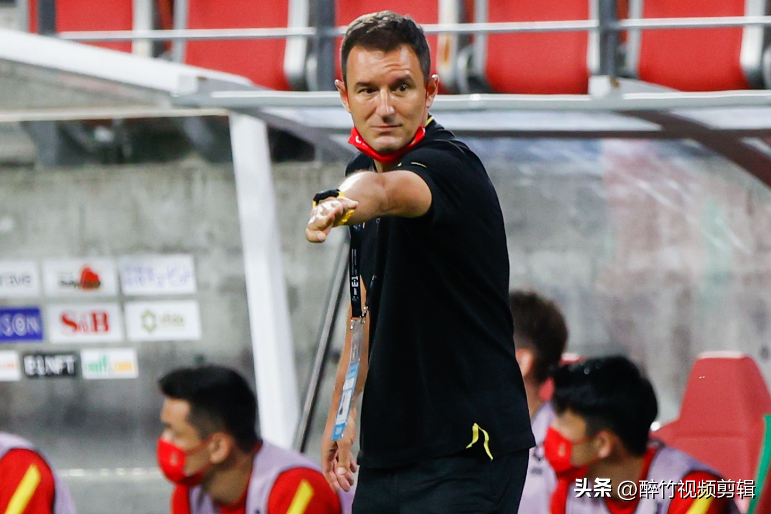 扬科维奇接任国足主帅后最新状况,扬科维奇让青训队员担任主力