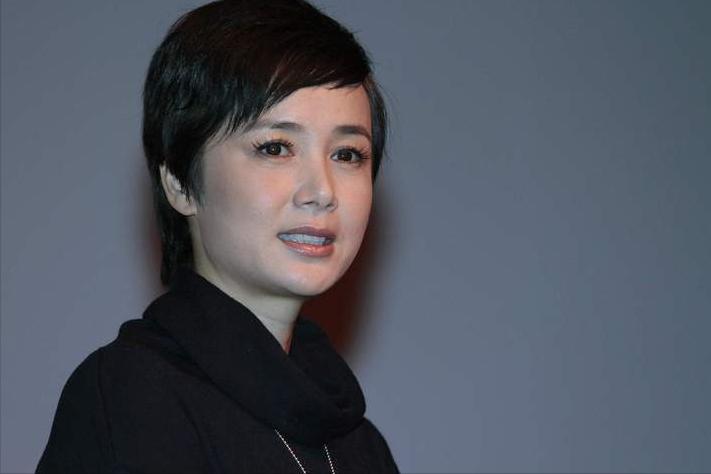 蒋雯丽事件是真实的吗,年轻貌美又风情万种的蒋雯丽