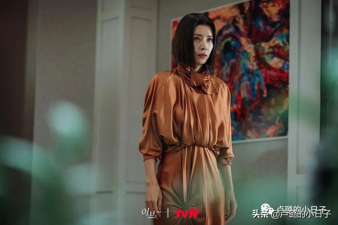 小三复仇勾搭总统女婿，除剧情，女主财阀级别的穿搭也值得一看