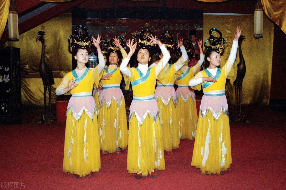 多数男人向往而求之不得的场景，贯鱼以宫人宠