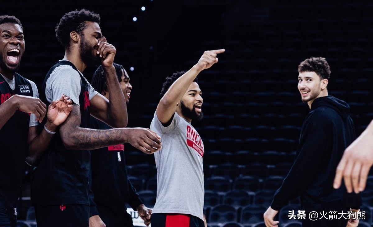 好久不见！火箭双向后卫现身训练场，合同到期仍在苦练，留队有戏