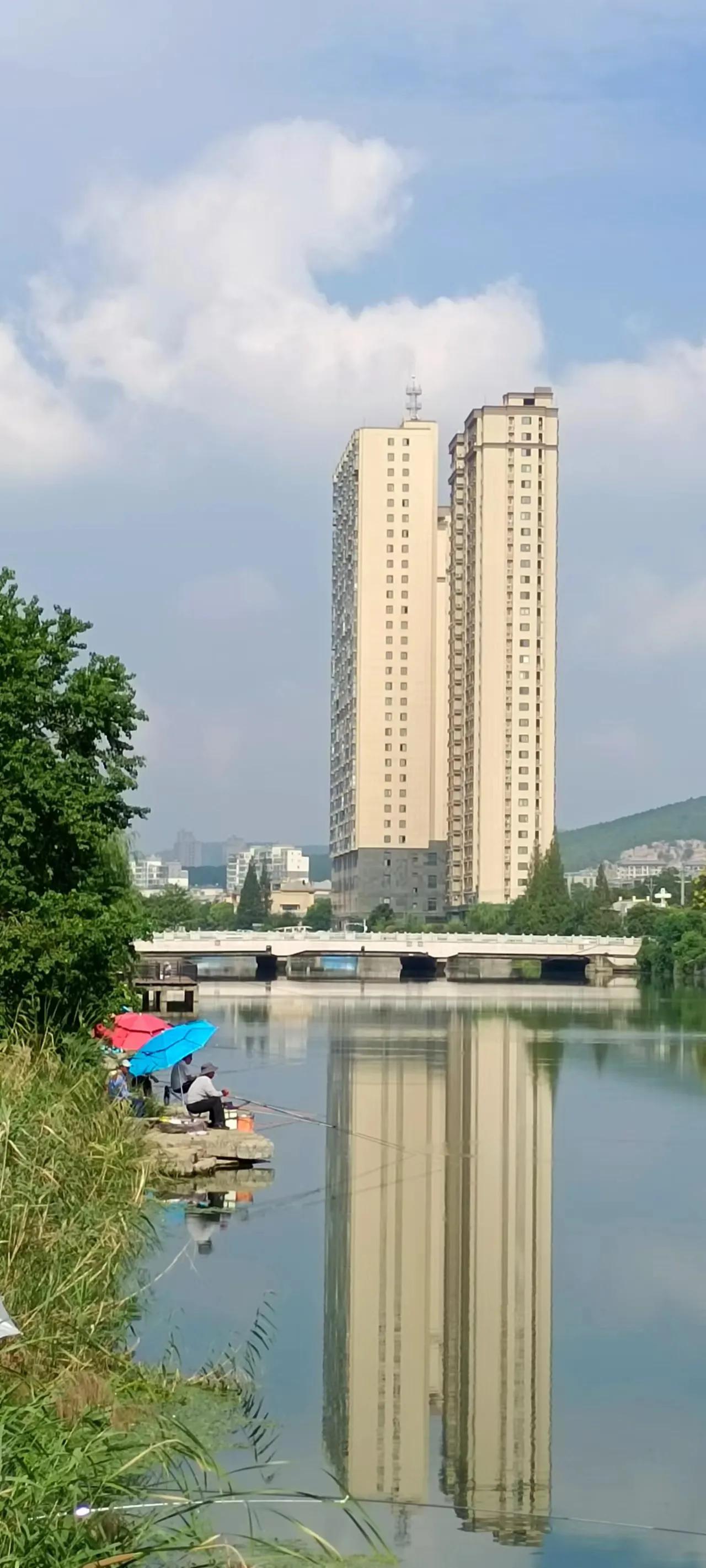 妤氭渤椋庢櫙,妤氭渤鏅壊
