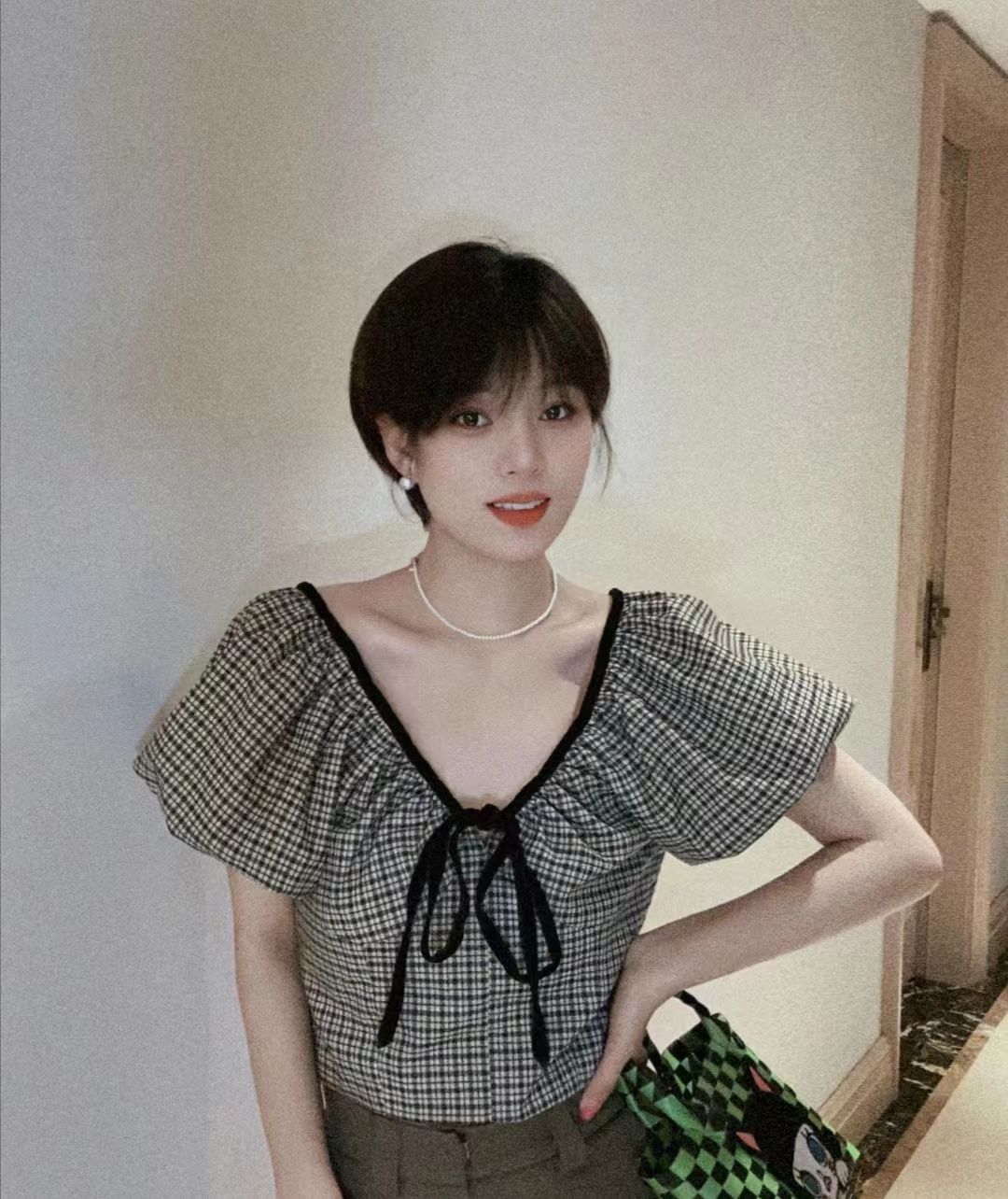 简单易打理的露耳短发型女,最新齐耳短发洋气减龄