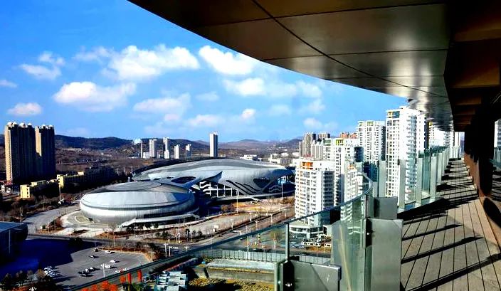 中甲赛场激情燃烧公安卫士倾情守护