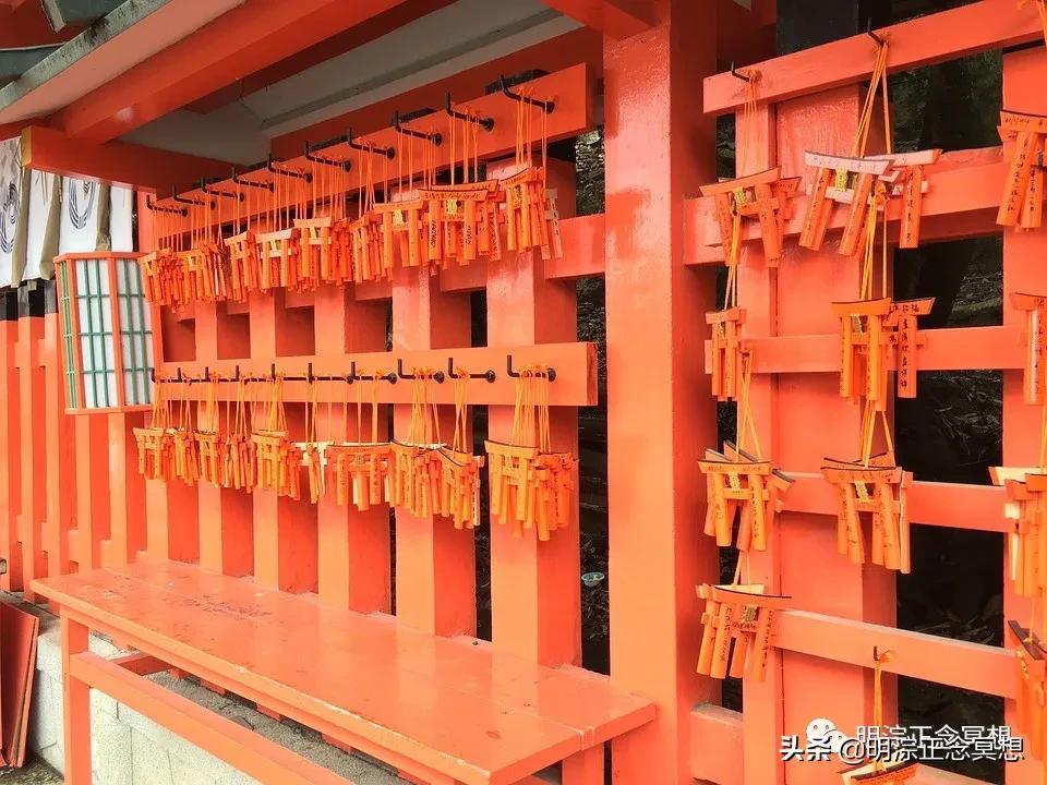 做了傻事心里很难受怎么办,想到过去的事情会尴尬