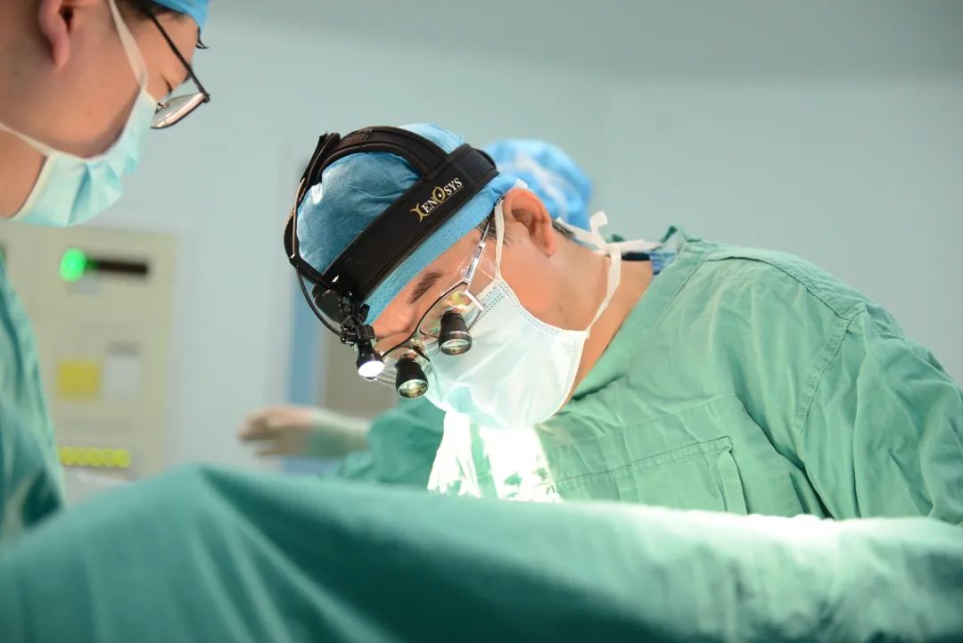 新生儿血管神经畸形,新生儿心脏血管错位修补