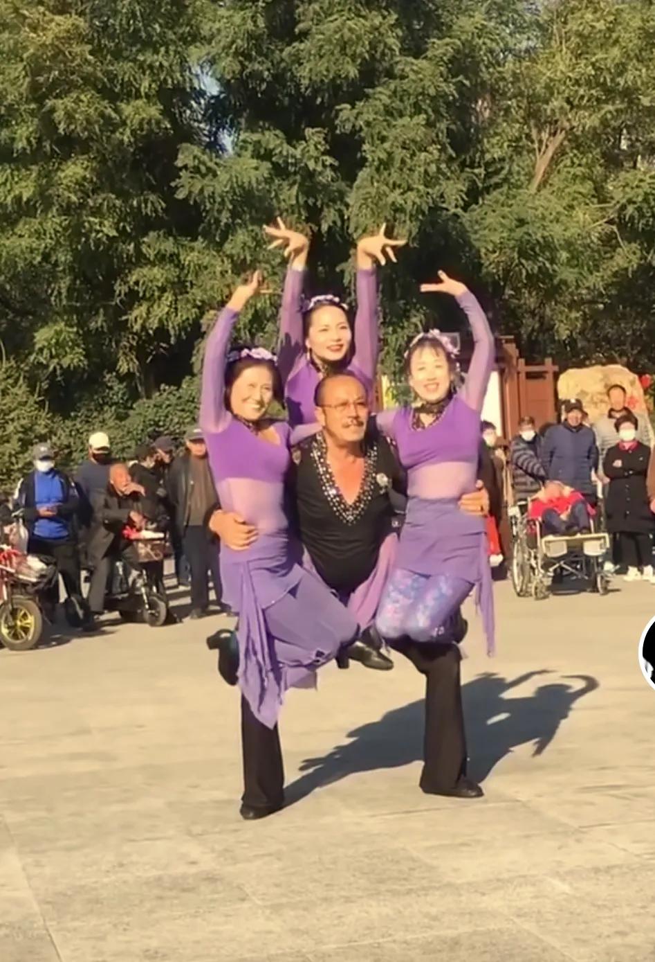 劳动公园群魔乱舞大妈去哪跳了,沈阳劳动公园大爷大妈