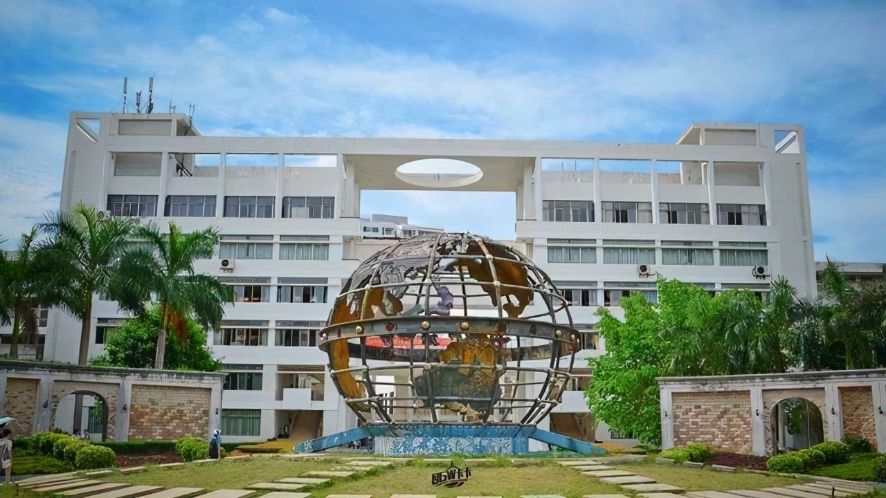 三胞胎兄弟不靠颜值靠实力：原来学舞蹈，现在成了军营男子汉