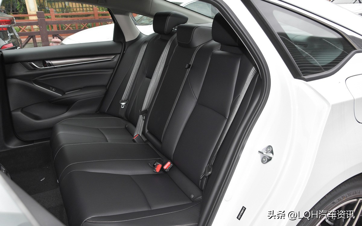 十万元能买到哪年的雅阁和凯美瑞,2016凯美瑞2.0和雅阁2.0选哪个好