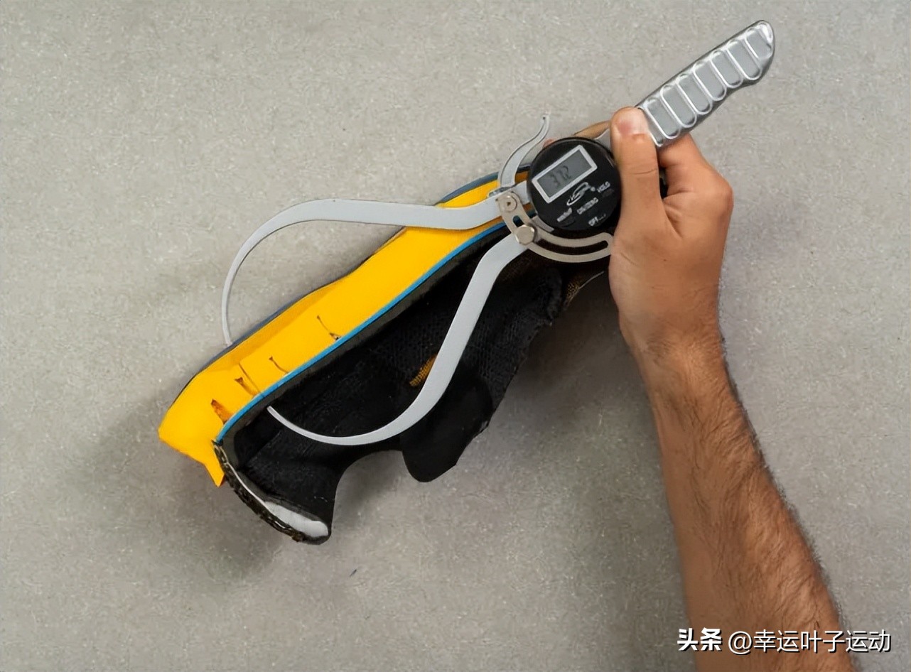 亚瑟士novablast2测评,asics亚瑟士novablast3